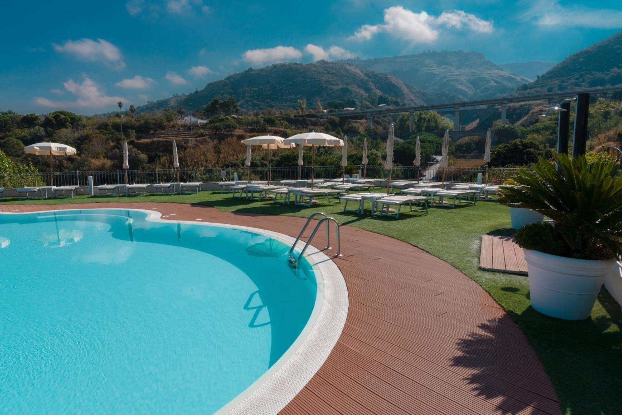 טרופאה Residence New Paradise מראה חיצוני תמונה